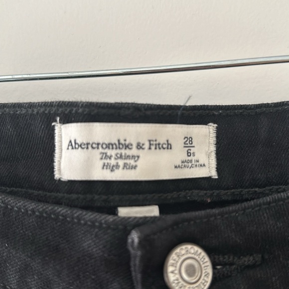 Abercrombie & Fitch - Curve Love - The Skinny High Rise in Black size 28/6 - Picture 3 of 3